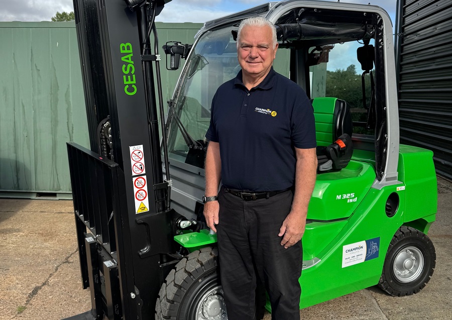 https://www.supplychainit.com/wp-content/uploads/2025/08/Derek-Martin-2-002-900x637-1.jpg